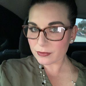 Meet your Posher, Tabitha